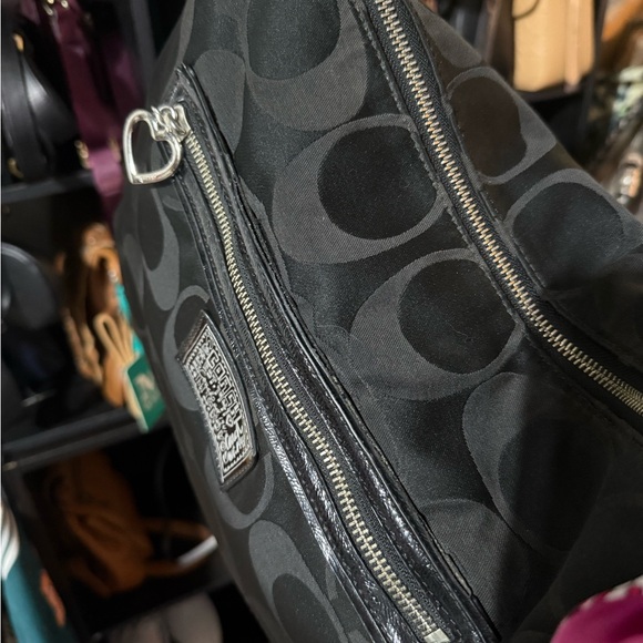 Coach Poppy in all Black - Picture 4 of 11